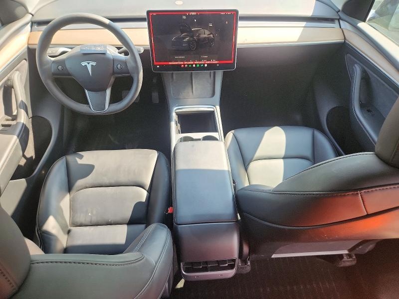 Tesla Model Y 2023 - 8