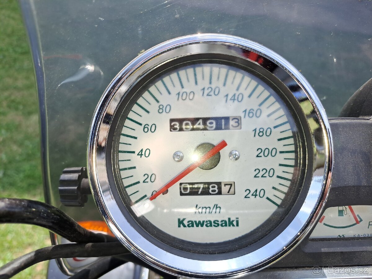KAWASAKI ZR7 - 8