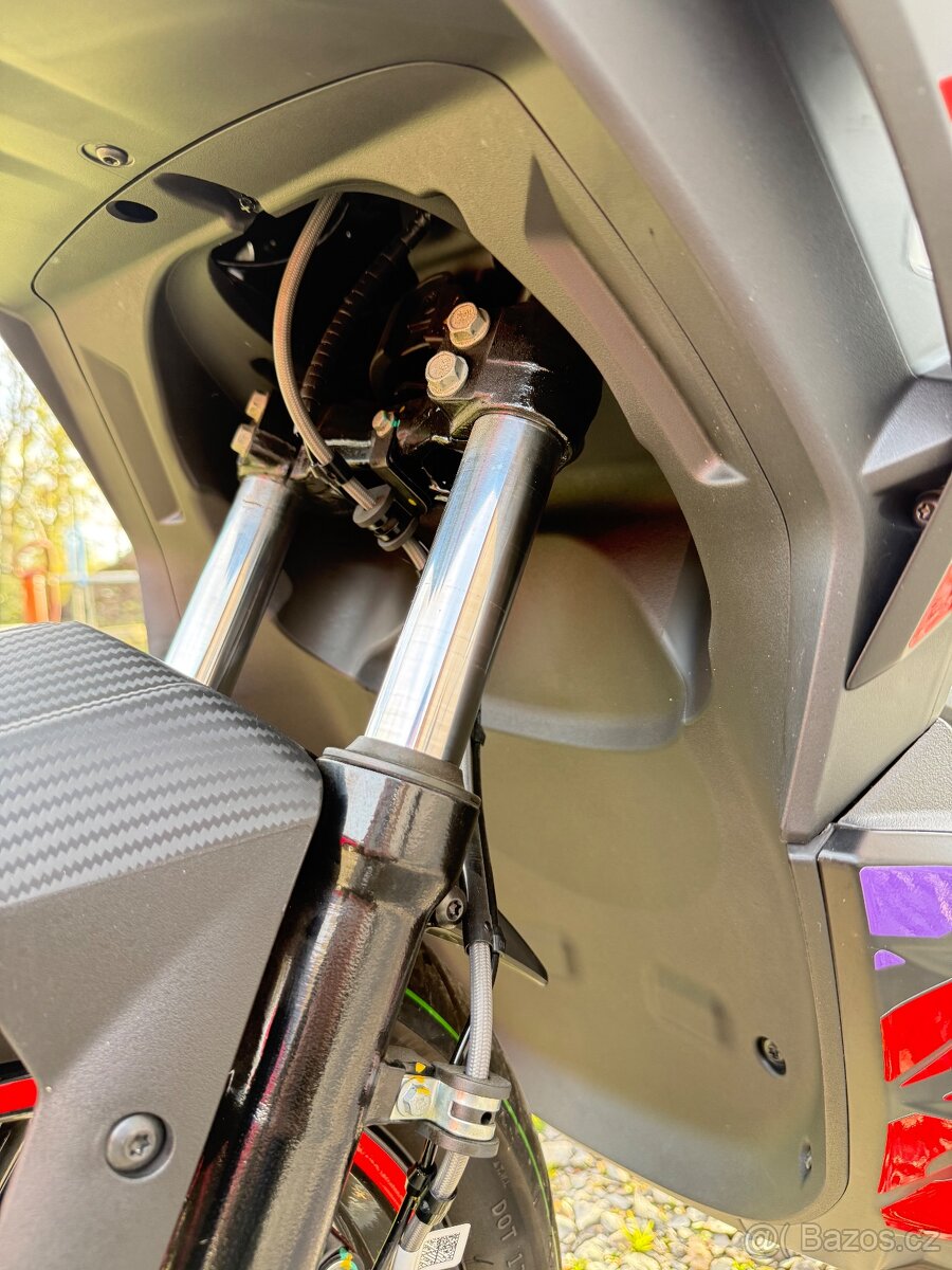 Aprilia SR GT 125 GP REPLICA - 8