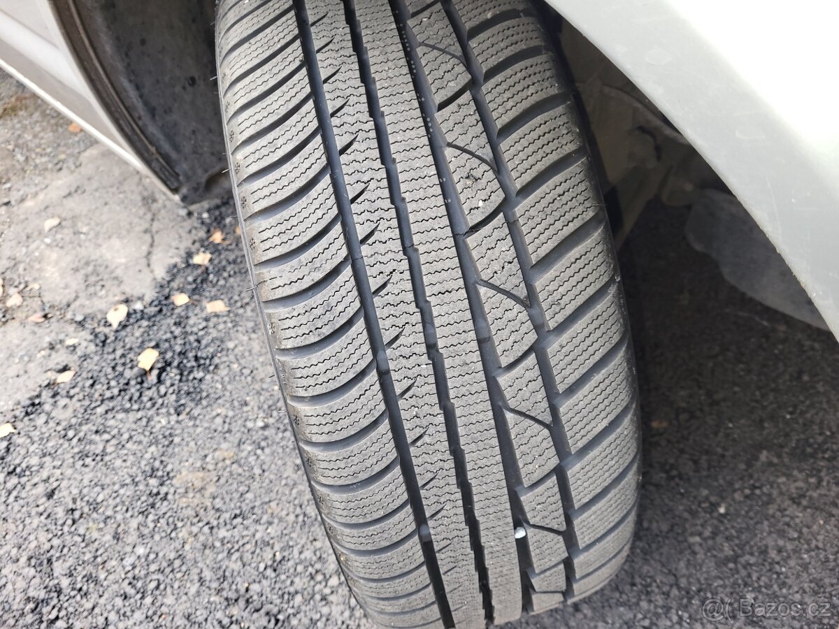 Zimní pneu 225 50 17 - 8