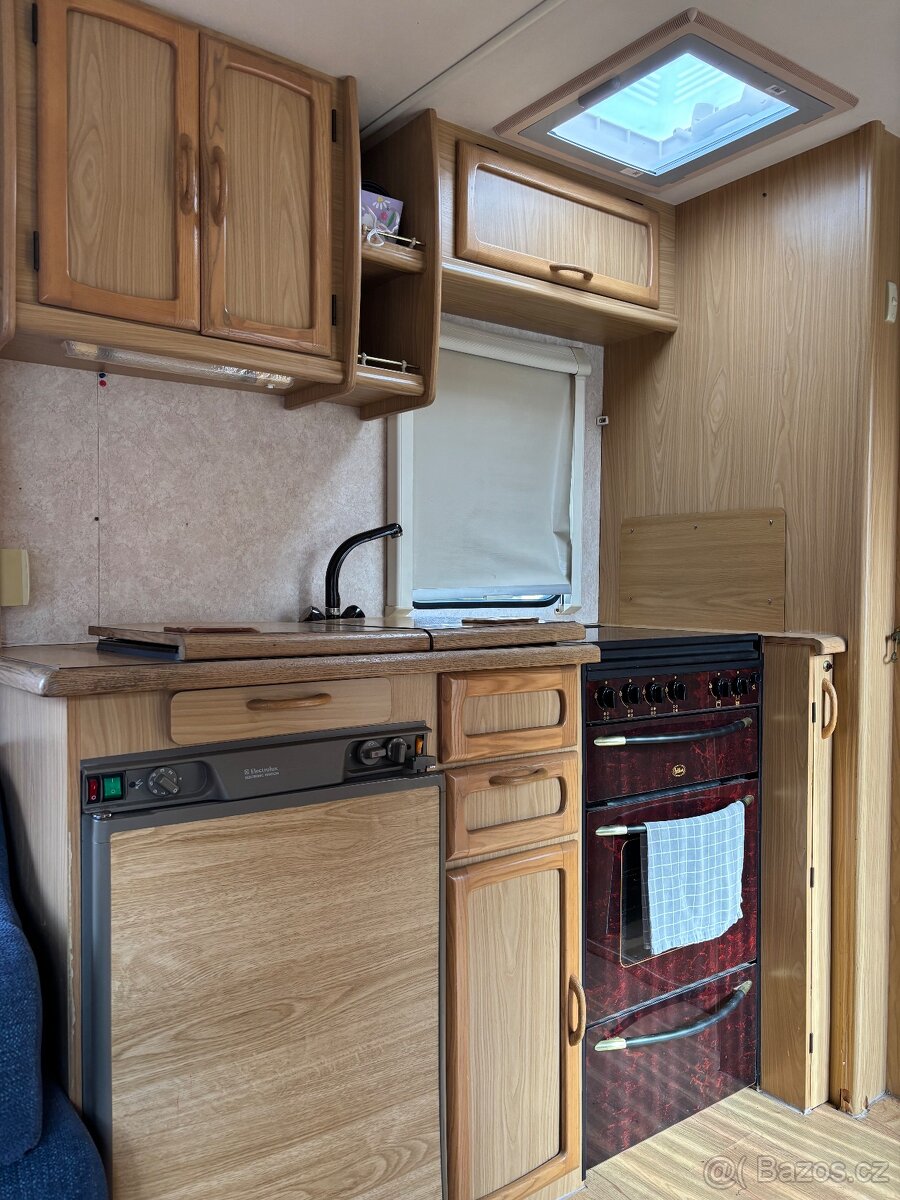 Karavan Bailey 2640 - 8