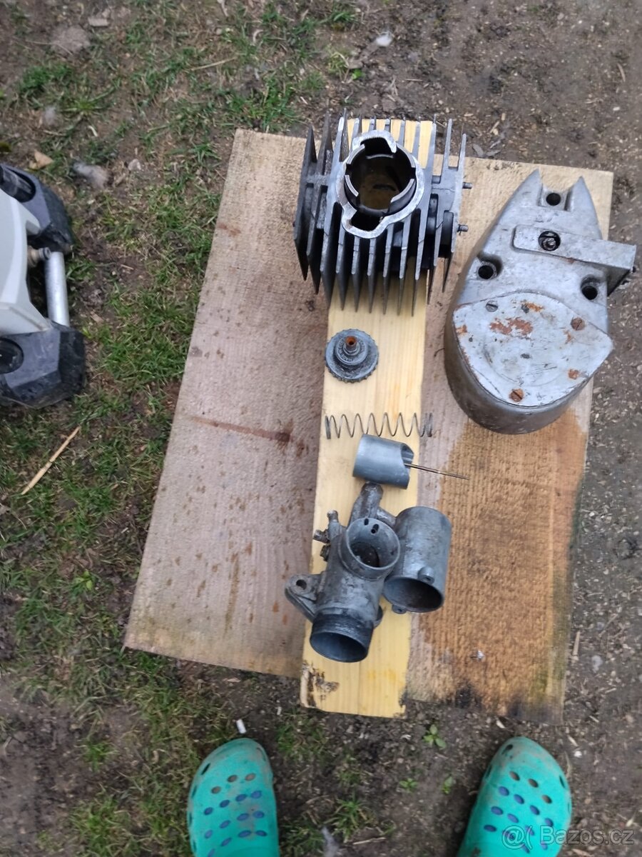Náhradní díly - 8