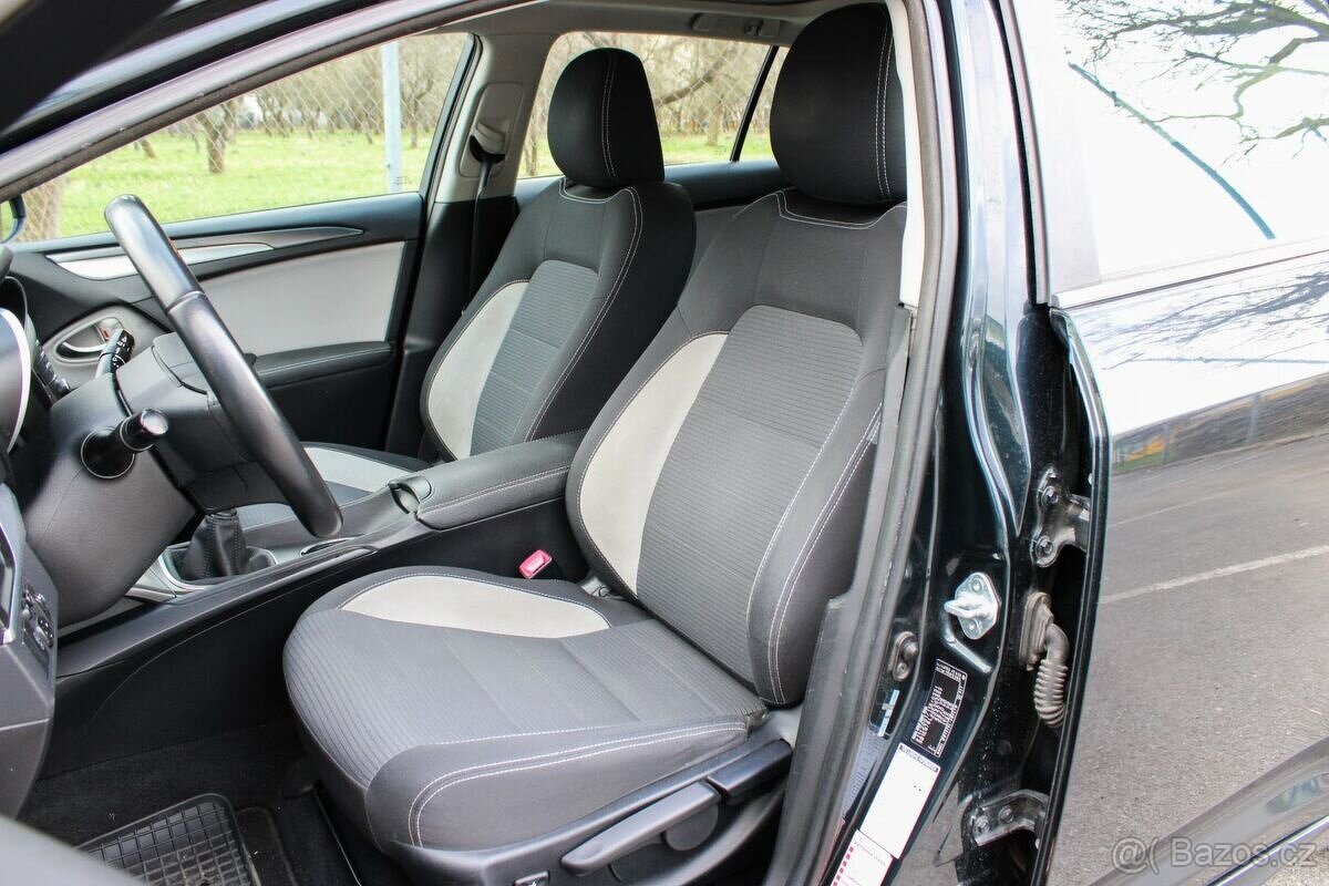 Toyota Avensis Combi 1.6 D-4D - 8