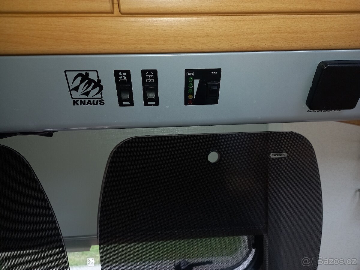 Prodám karavan KNAUS SUDWIND 500 .. MARKIZA - 8