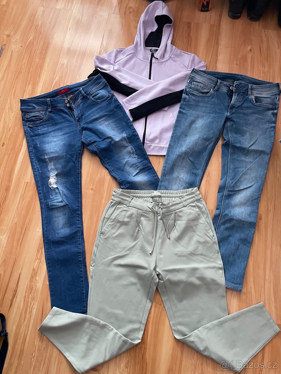 Dámské oblečení, vel. 40/42, L - 8