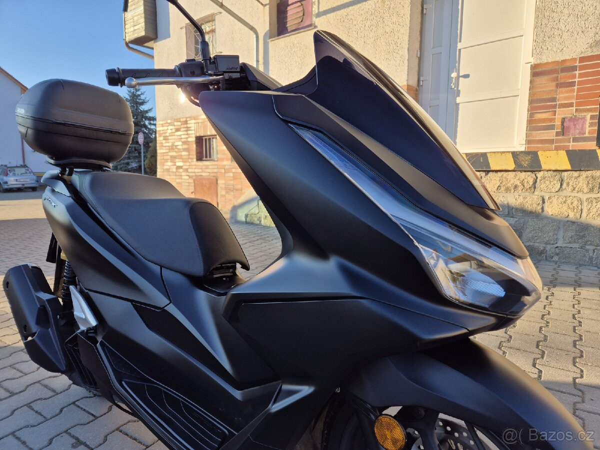 Prodám HONDA PCX125 DX, r. v. 2025, ABS, TC, ČR, 2015km - 8