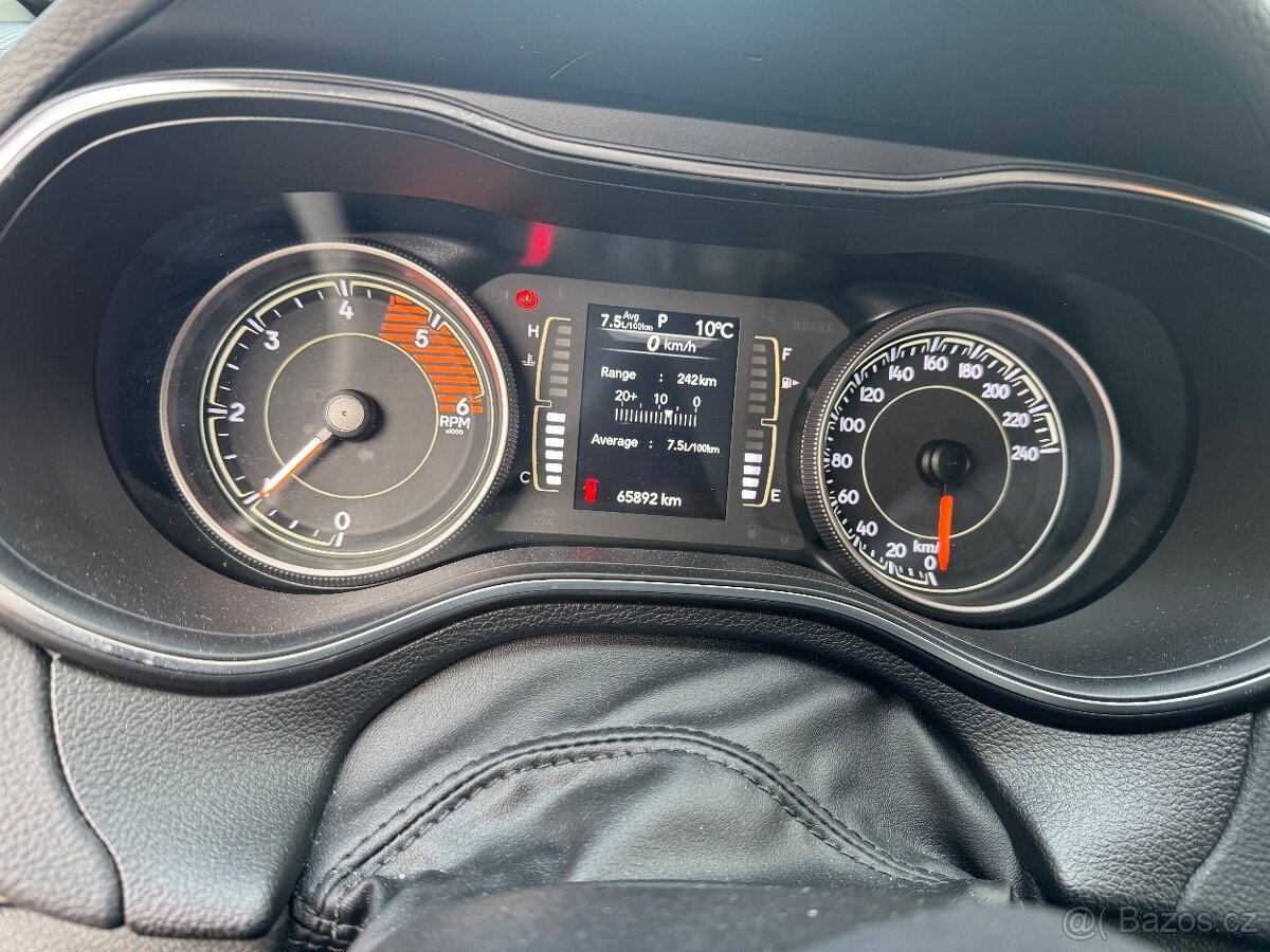 Jeep Cherokee 2.2l 143kw - 8