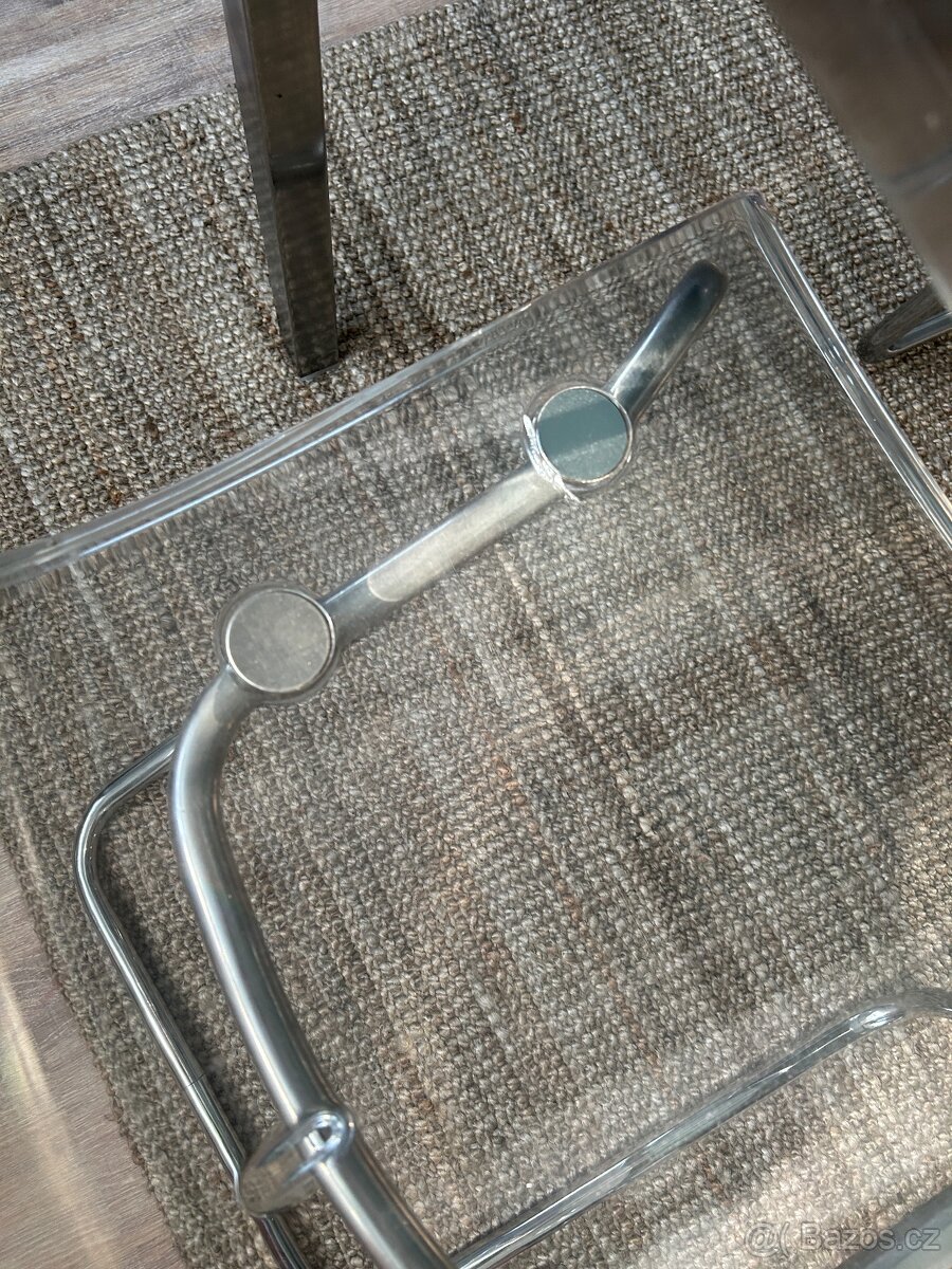 Jídelní stůl a židle - 8