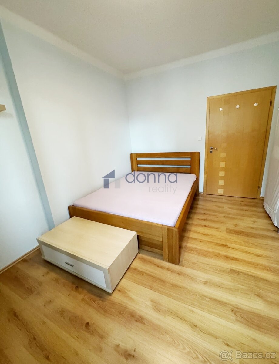 Pronájem bytu 3+kk/T 88m², ul. Vrázova, Praha 5 - Smíchov, z - 8
