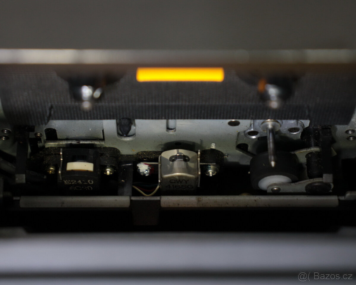 Kazetový magnetofon Technics. - 8