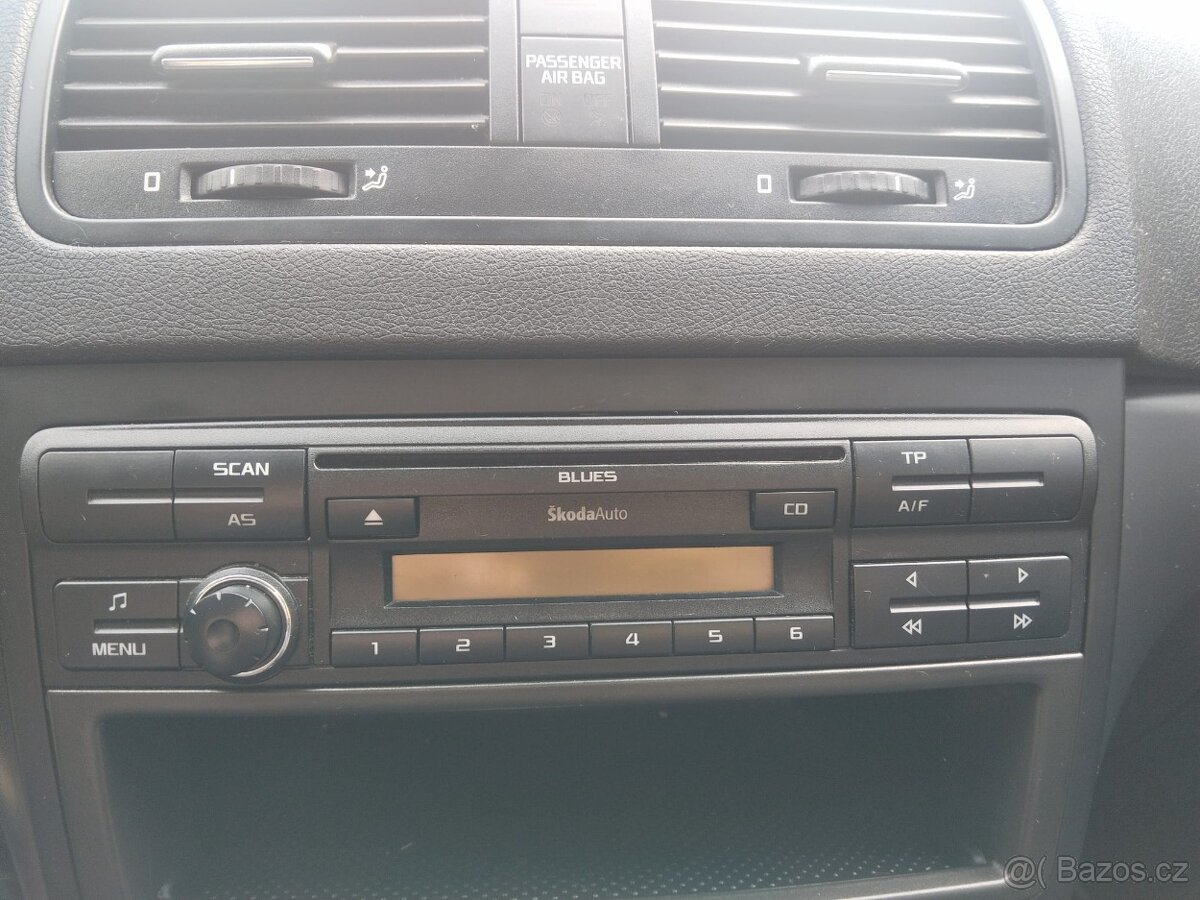 Škoda Yeti 1,2tsi, 77kw 6kvalt, serviska ,klima - 8