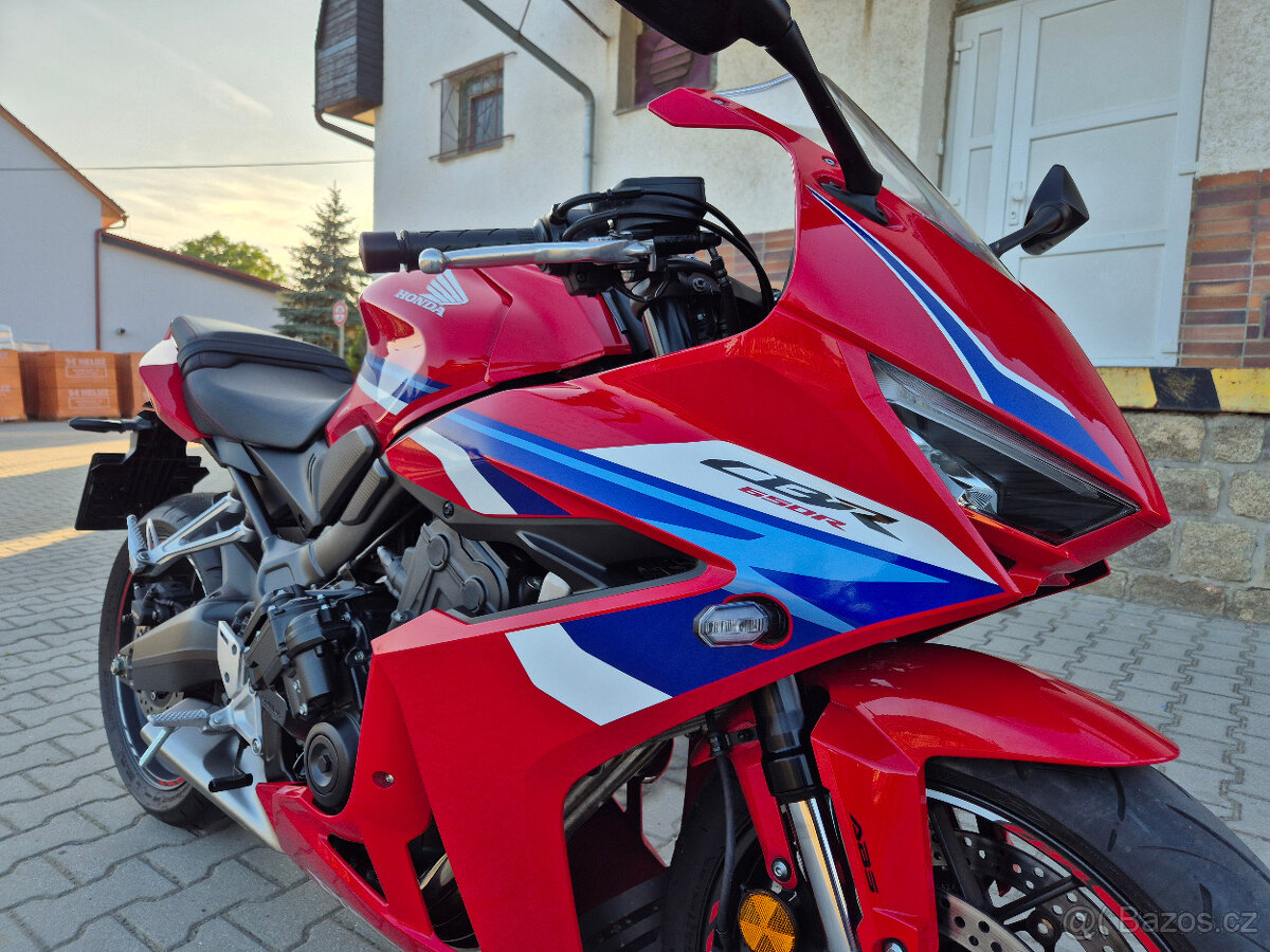 Prodám Honda CBR 650R E-clutch, r.v. 2024, ABS, záruka 6 let - 8