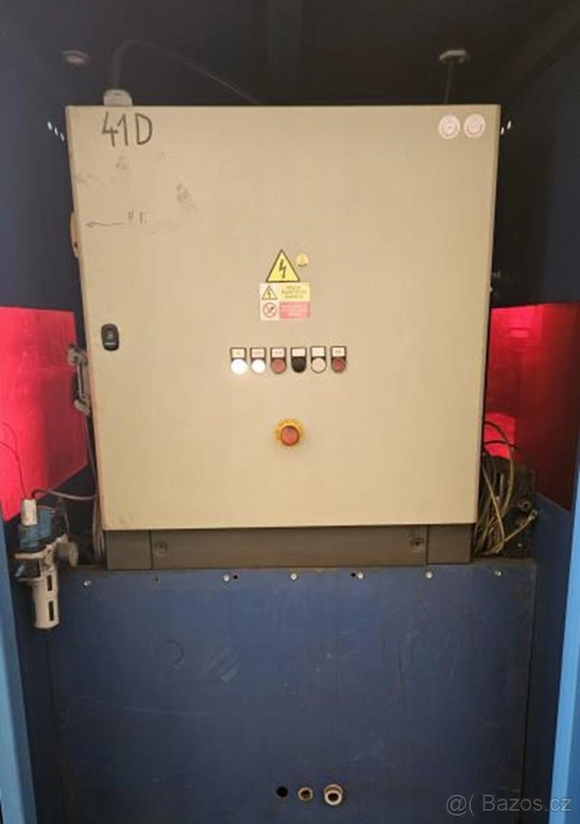 Robotizované svařovací pracoviště MOTOMAN NX 100 - 8