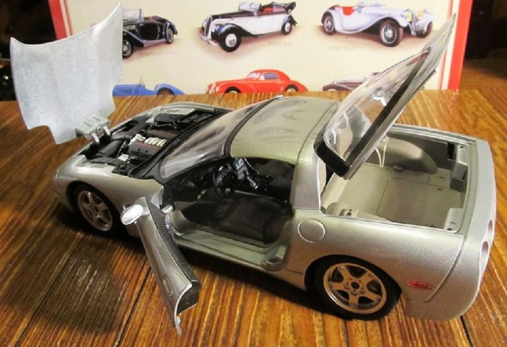 1:18 Chevrolet Corvette 1959 Bburago kartonová krabička - 8