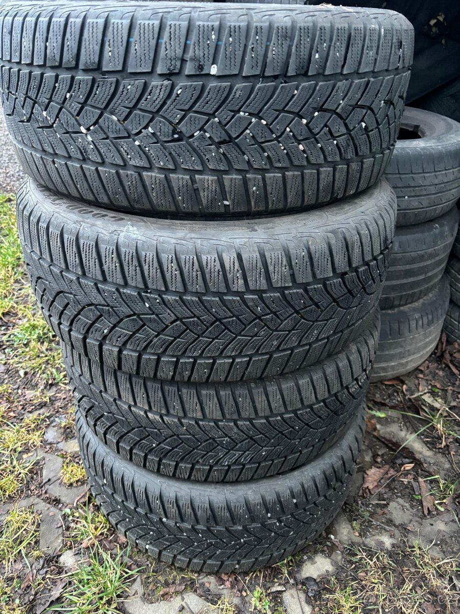 Zimní pneu Goodyear 225/45/17 - 8