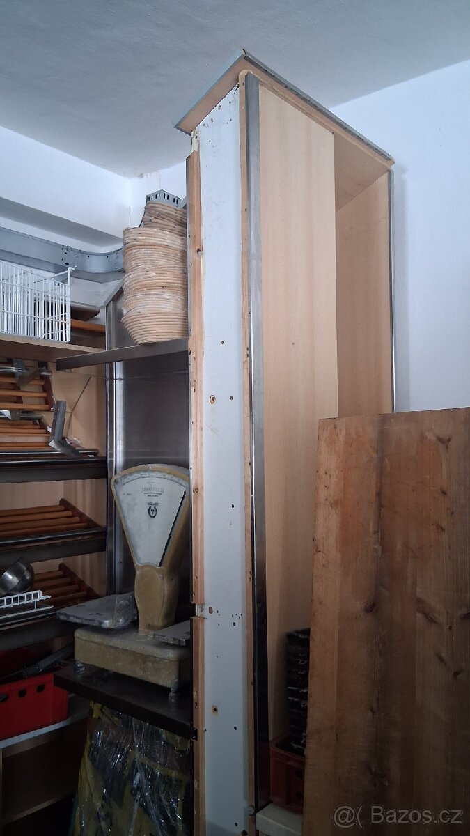 Prodejní regály,chladící vitrína - 8