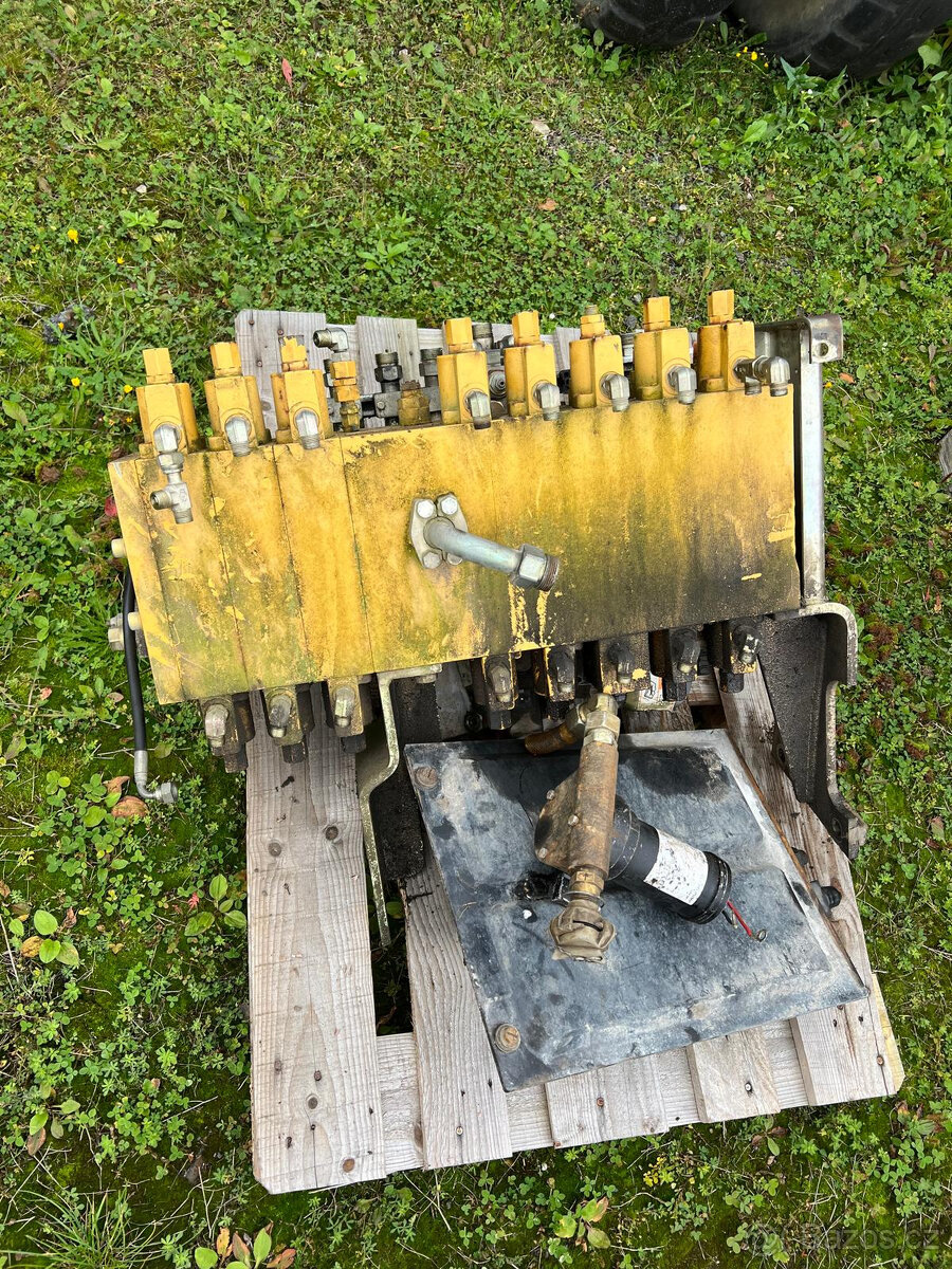 Caterpillar Díly na CAT M 315 - 8