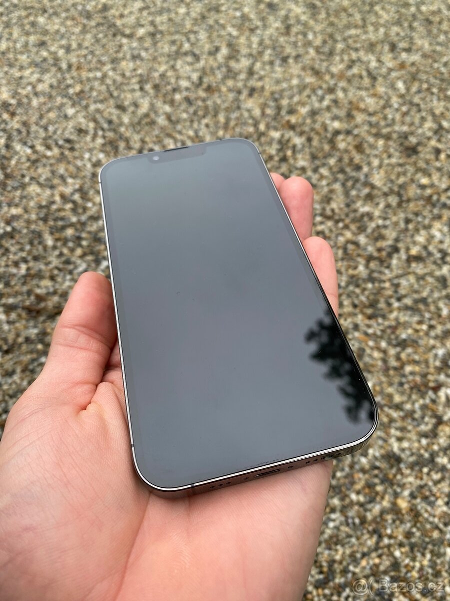 IPhone 13 Pro - baterie 100% - 8