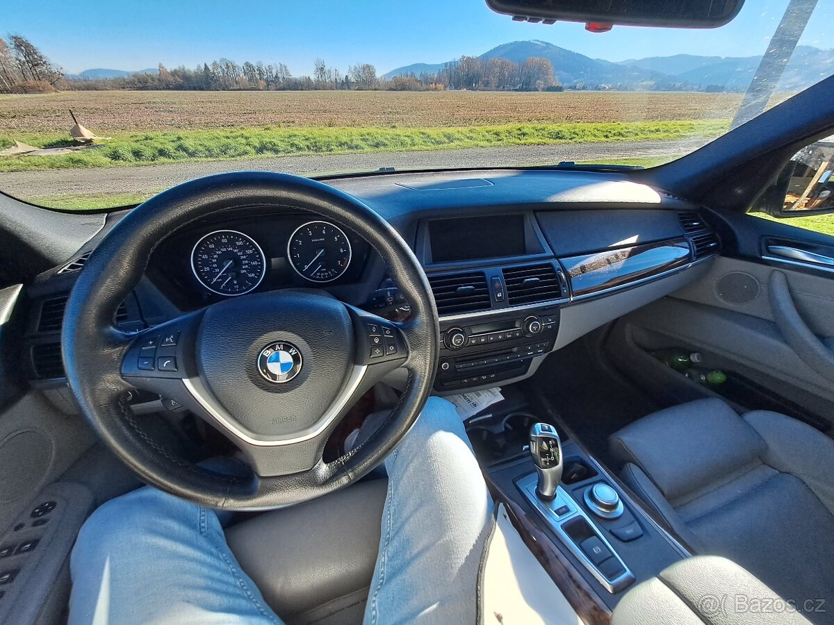 BMW X5 4,8i - 8