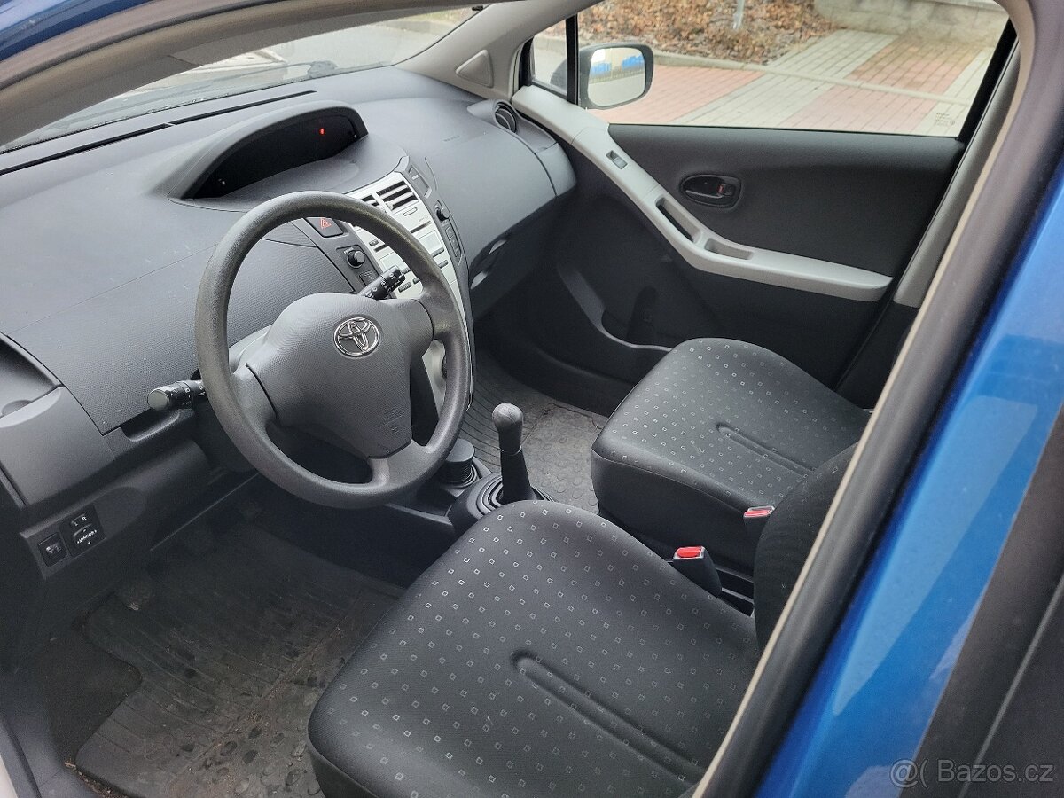 Toyota yaris 1.3 vvti - 8