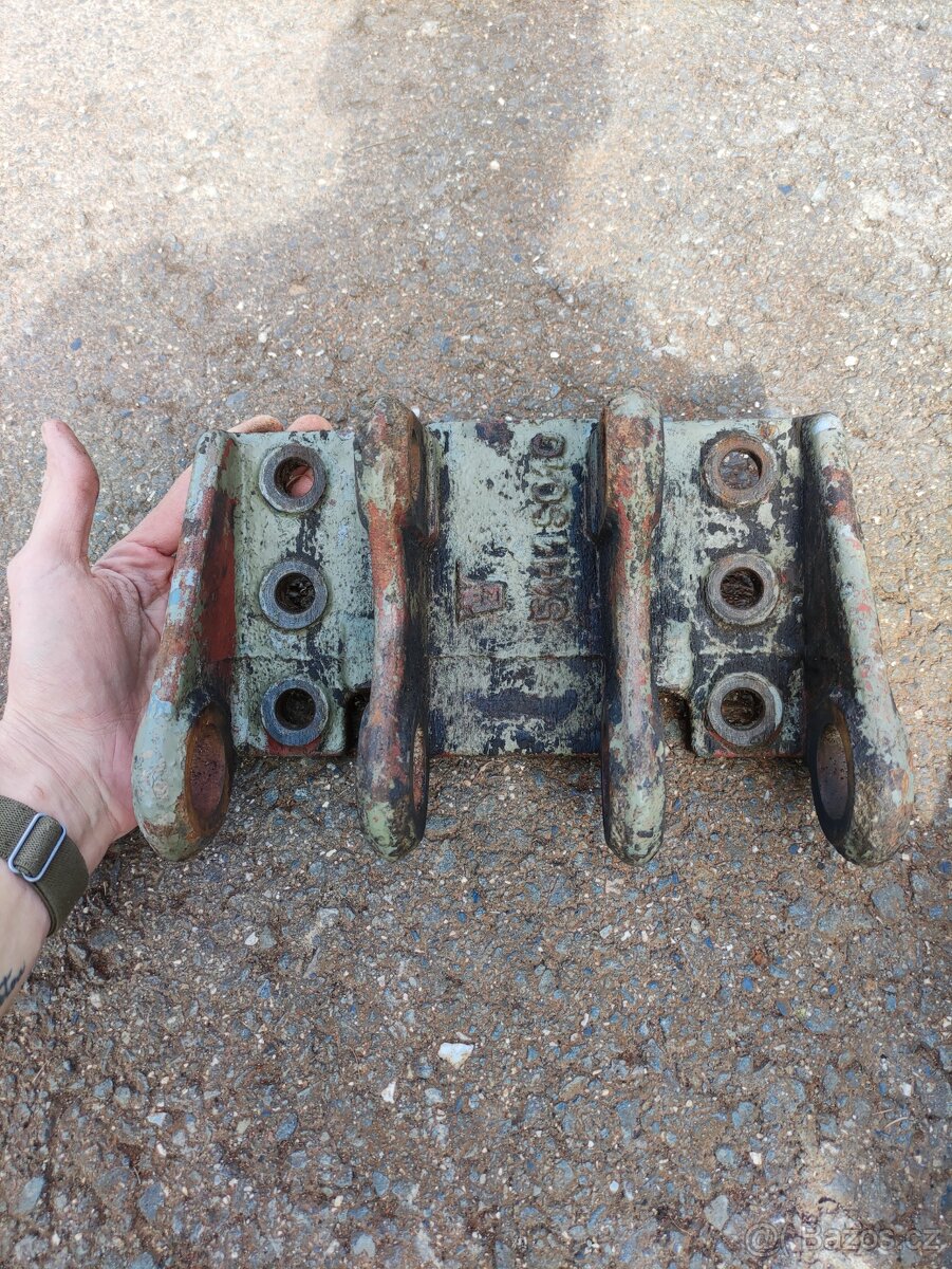 Závěs, konzole, víko Zetor - 8