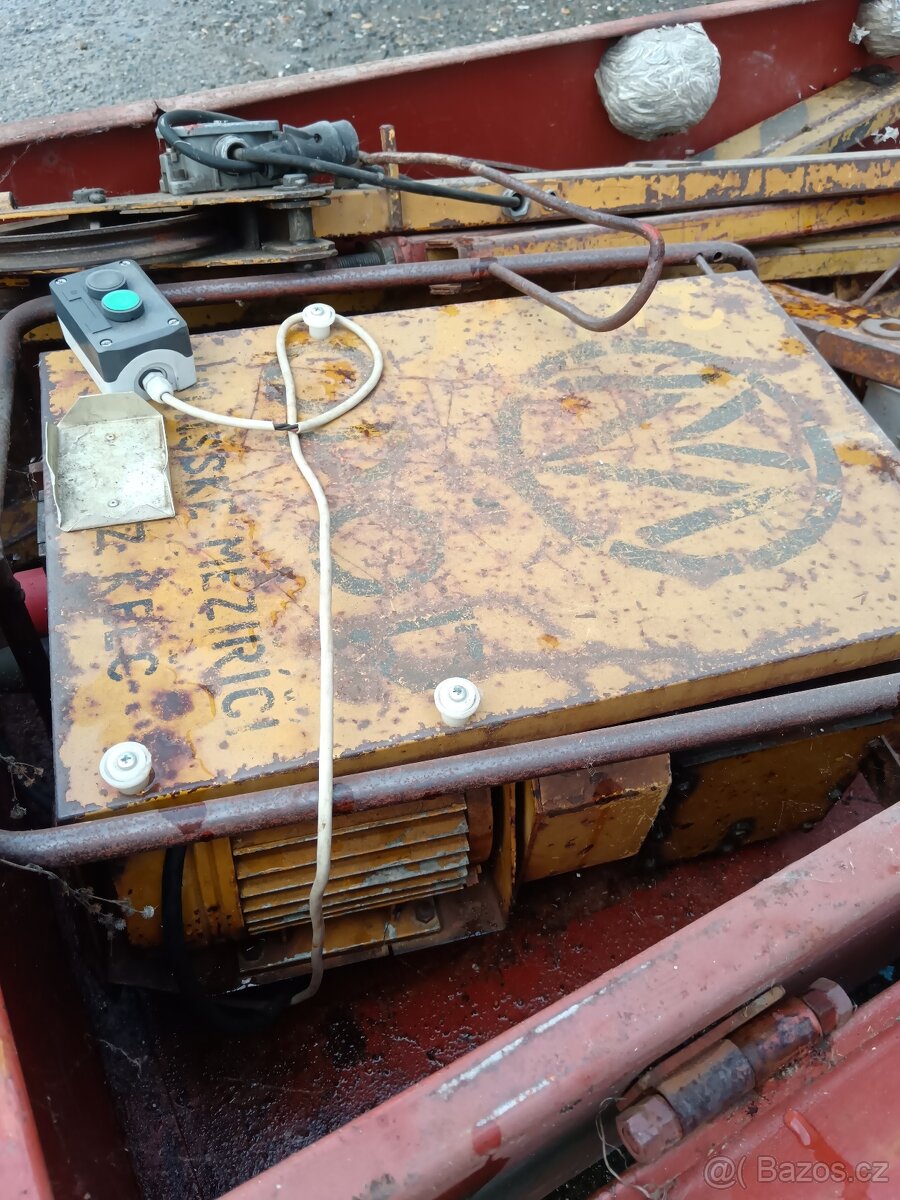 Stavební vrátek - 8