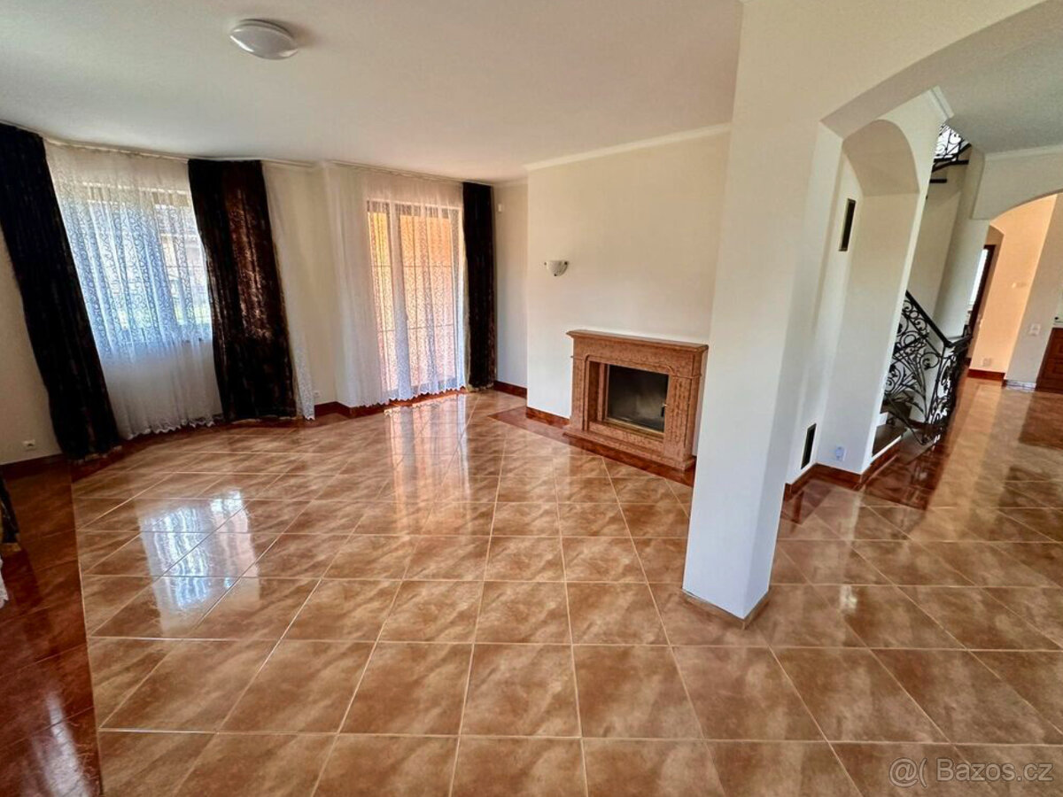 Prodej, rodinný dům, 314 m2, Karlovy Vary - Mezirolí - 8