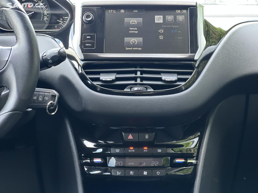 🚗 Peugeot 208 1.2i KLIMA 2015 PANORAMA TEMPOMAT - 8