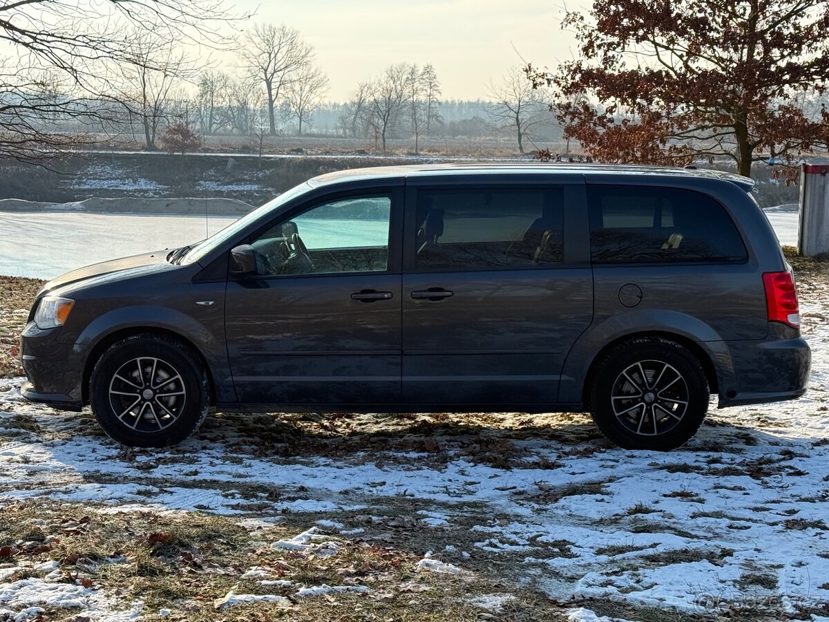 Dodge Grand Caravan - 8