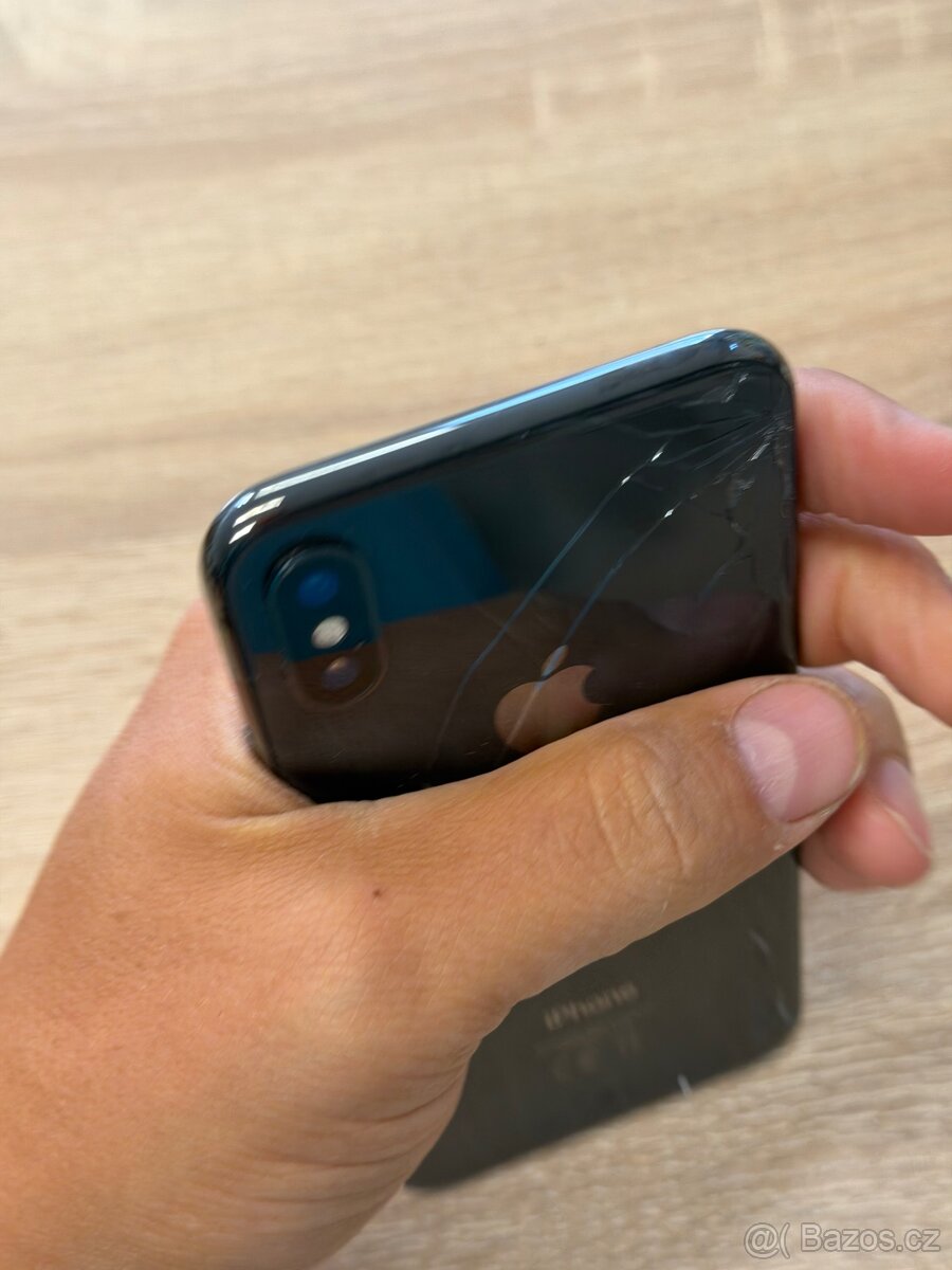 iPhone X 64GB (baterie 100%) - 8