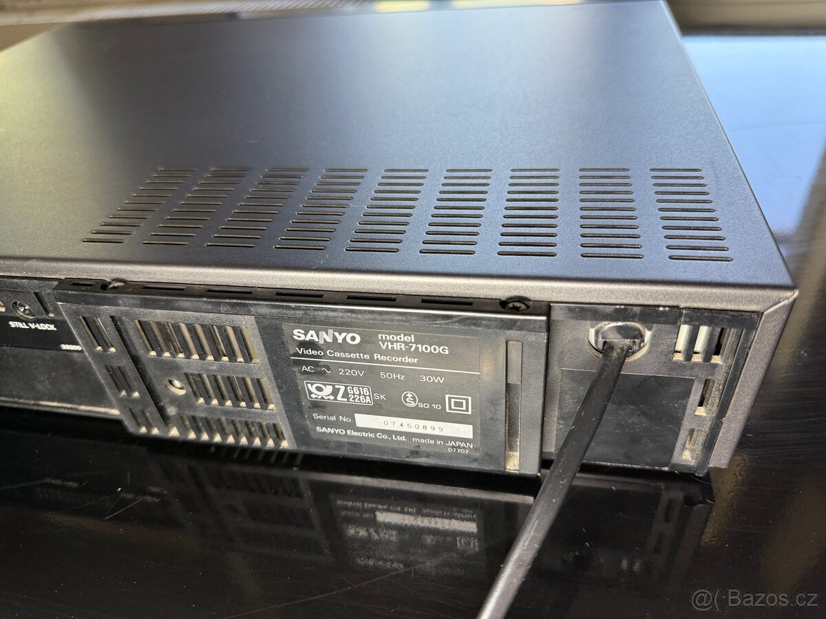 Videorekordér Sanyo VHR-7100G - 8