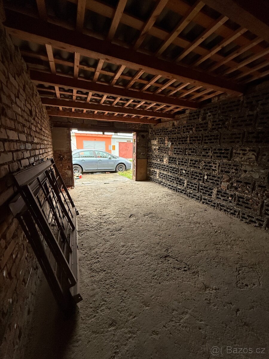 Prodám garáž 24 m² u STK Mělník, nová střecha - 8