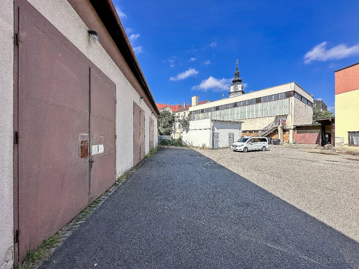 Pronájem prodejního skladu v centru města VM - 8