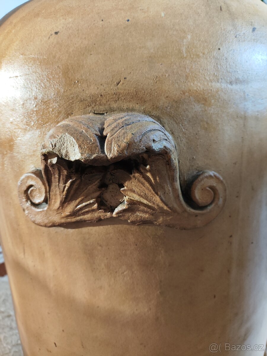 Vzácná hliněná nádoba na víno o objemu cca 60l - 8