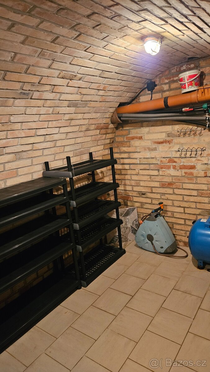 Rodinný dům s penzionem - 8