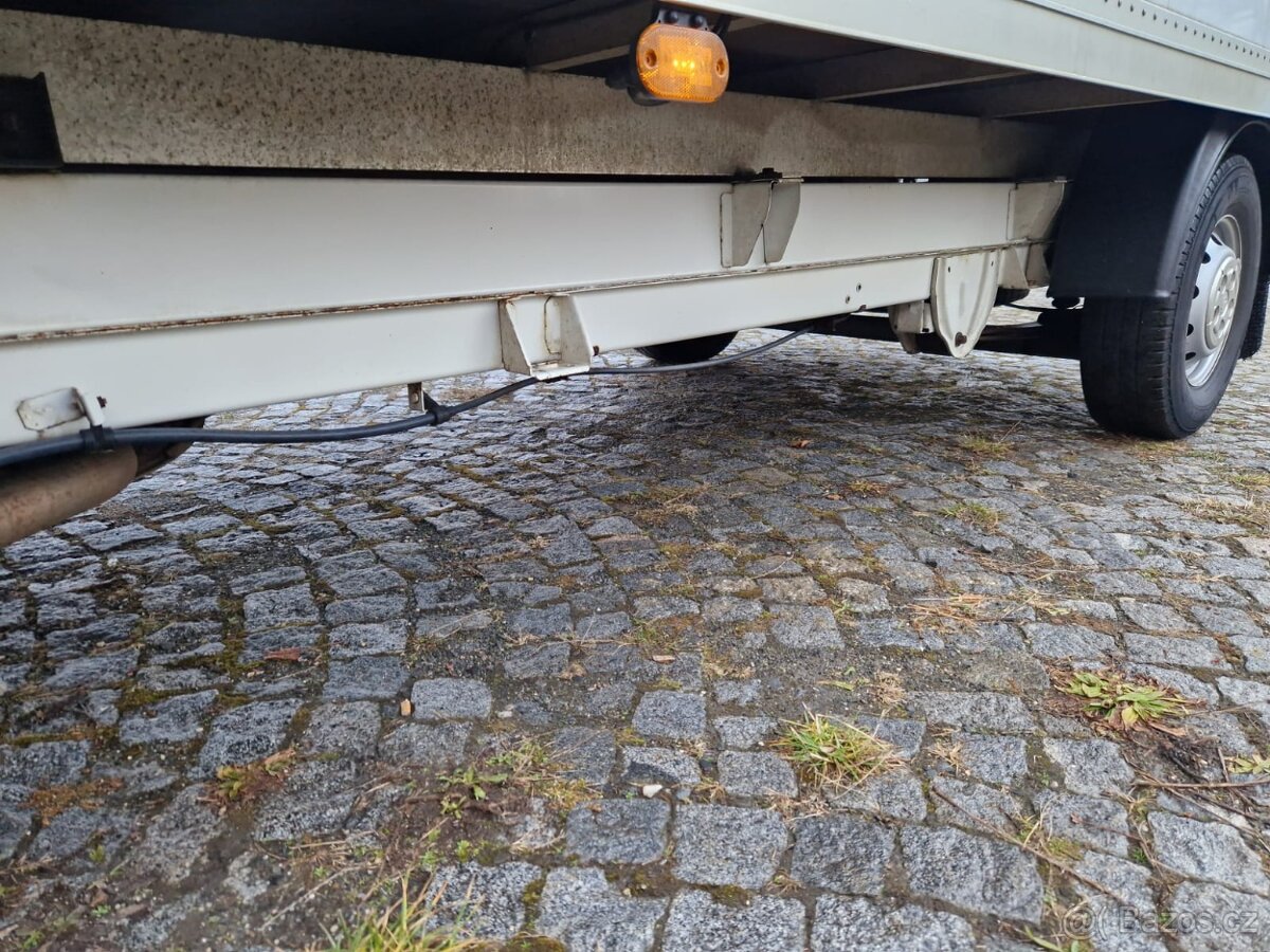 Auto s motorem 3,0 IVECO + hydraulické čelo - 8