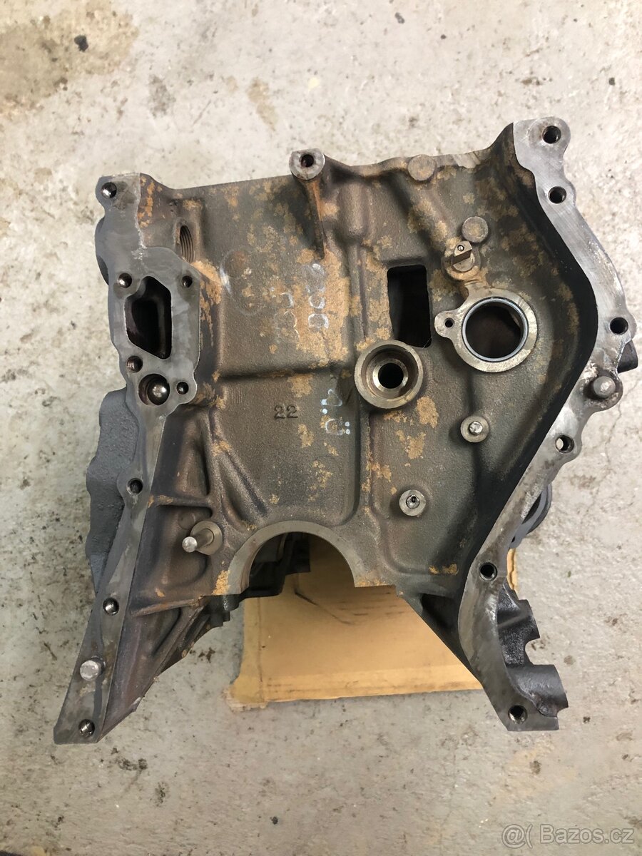 Blok motoru Mercedes m102 - 8