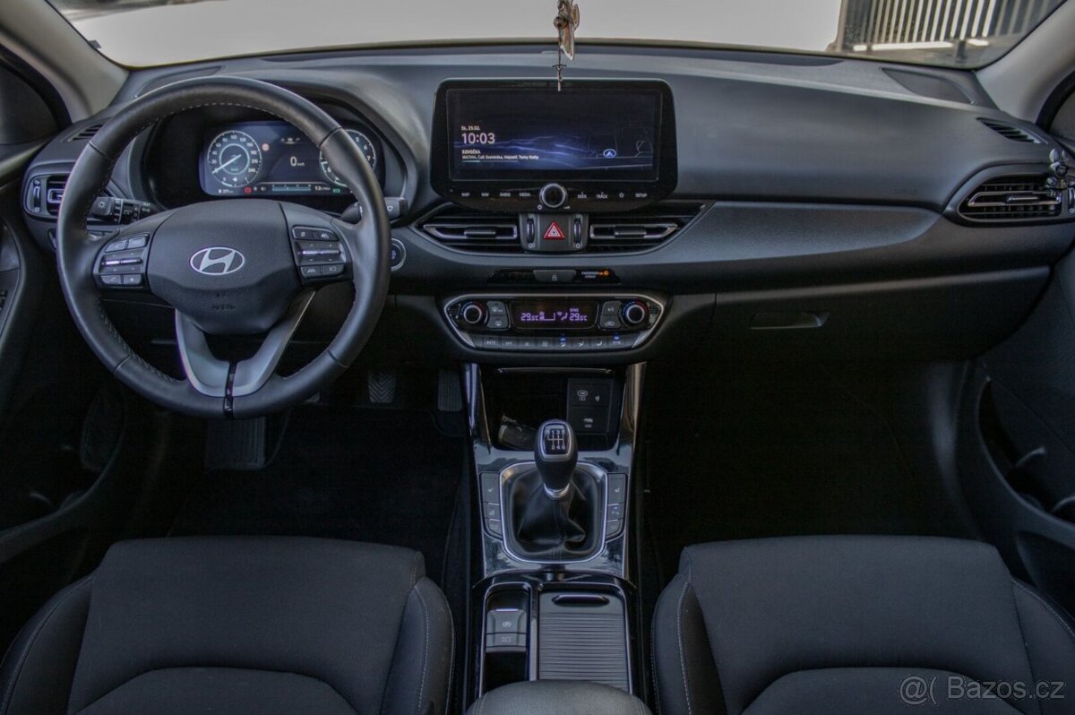 Hyundai i30 fastback MT/6 - 8