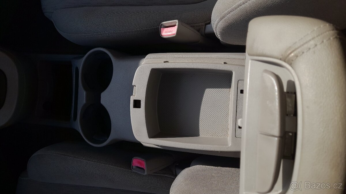 Kia Carens 2.0diesel103kW VELKÉ auto SLEVA - 8