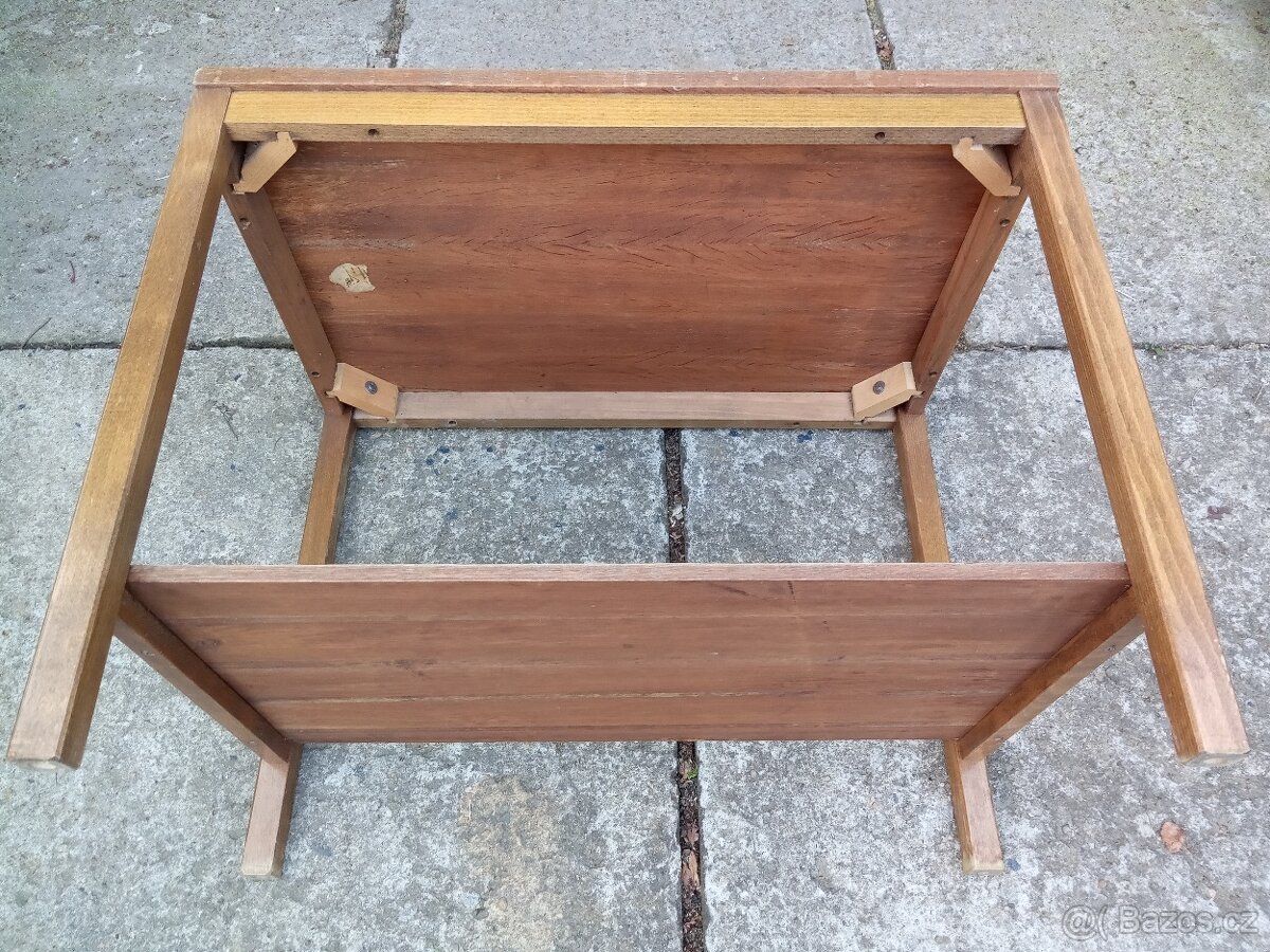 Konferenční stolek - 8