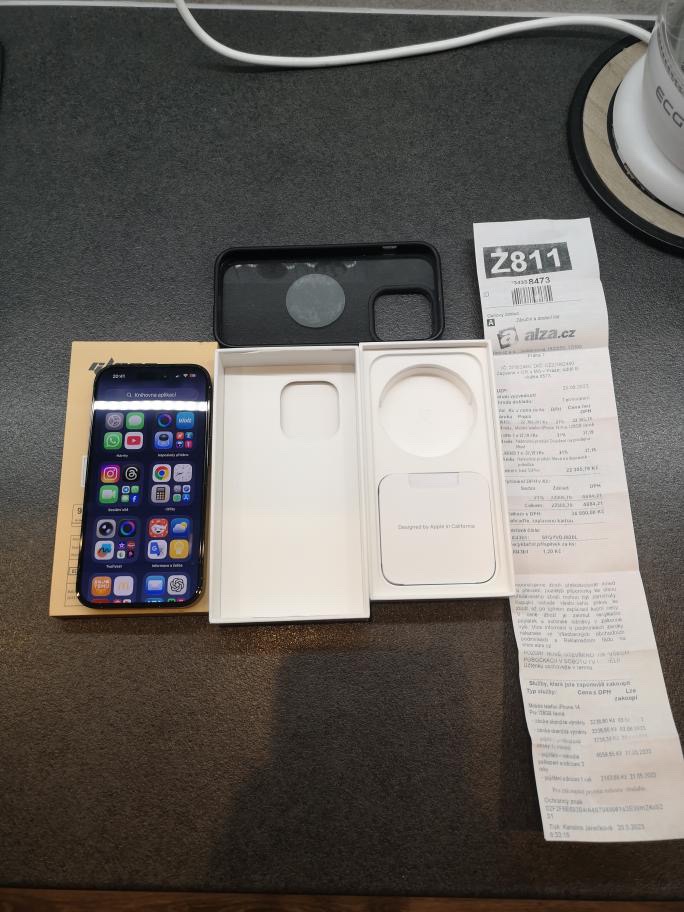 Apple iPhone 14 Pro 128gb + Spigen Case - 8