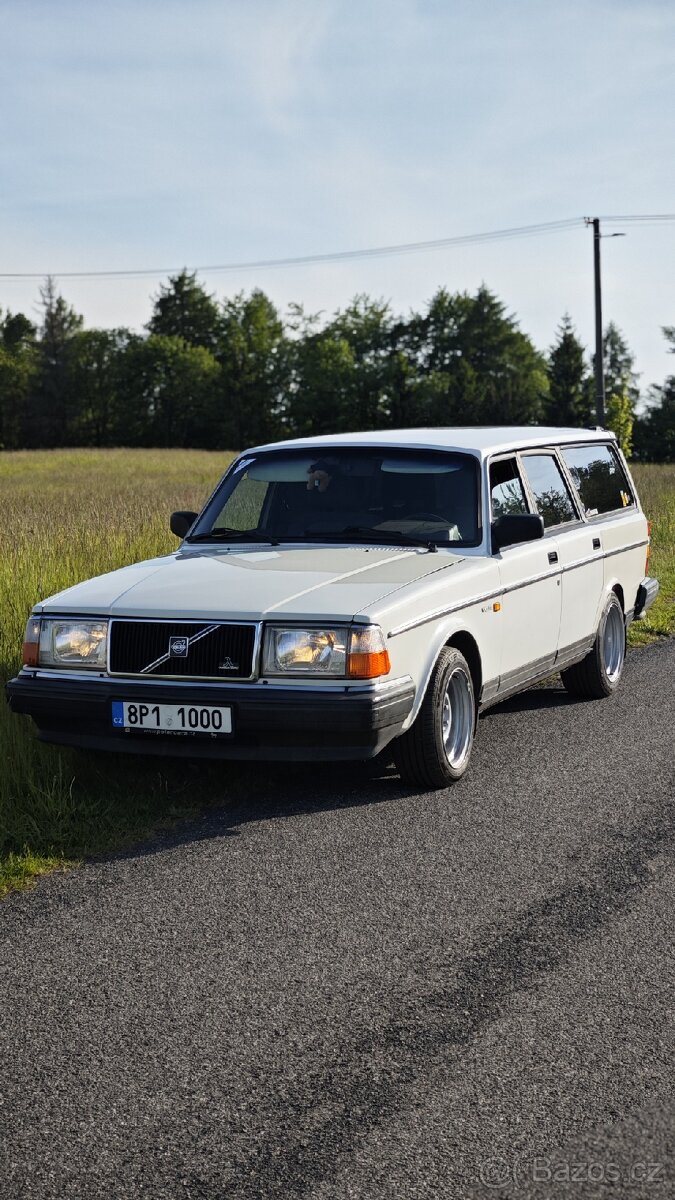 Volvo 240 - 8