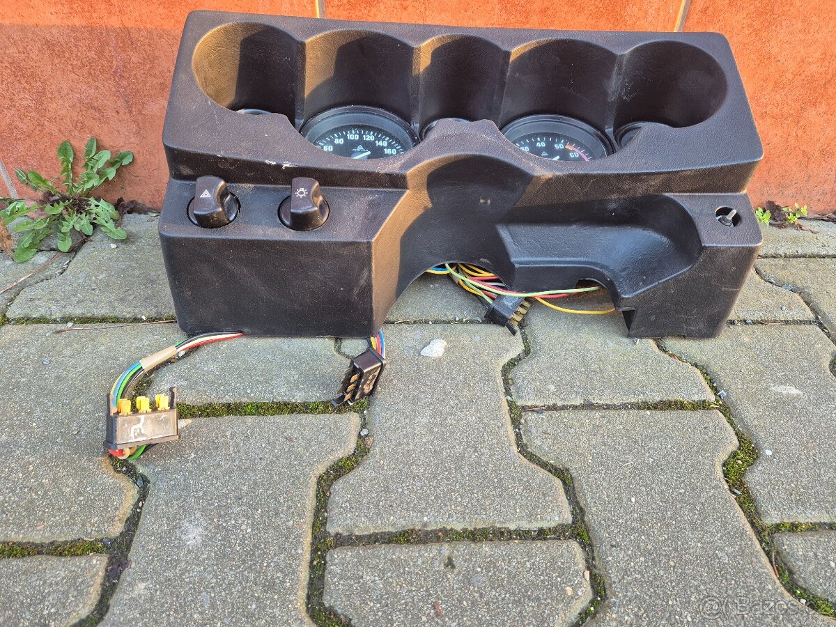 Tatra 613-mix dílů - 8