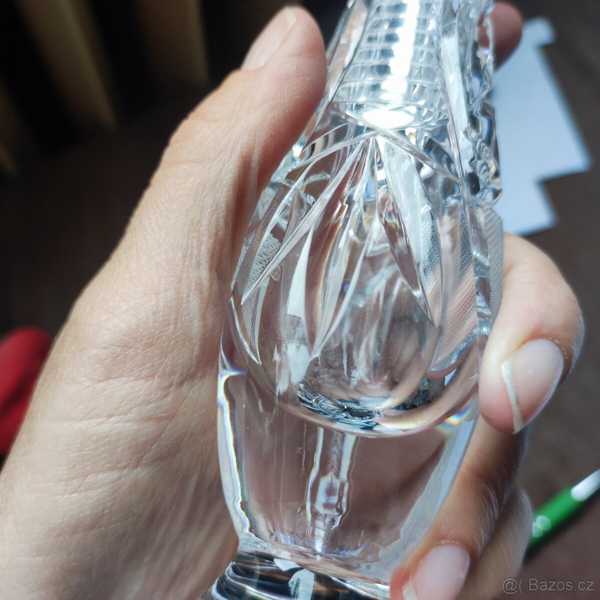 menší broušena váza na jeden květ - 8