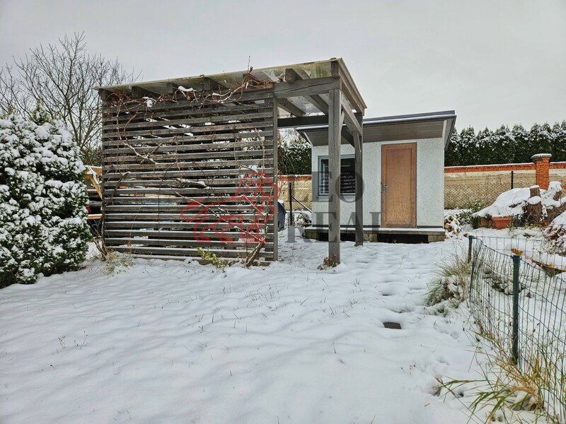 Prodej chatky v klidné osadě - 8