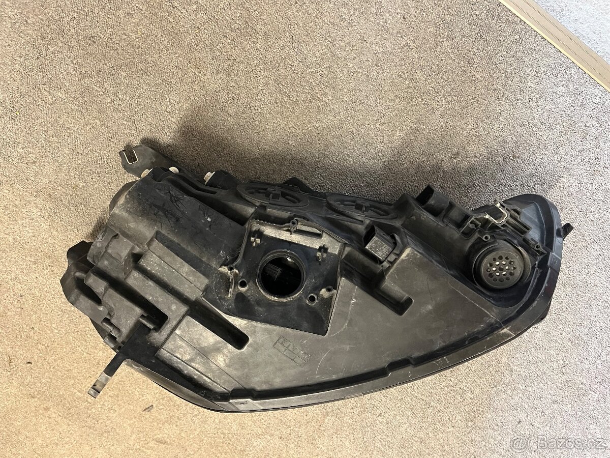 Audi a6 predni svetlo - 8