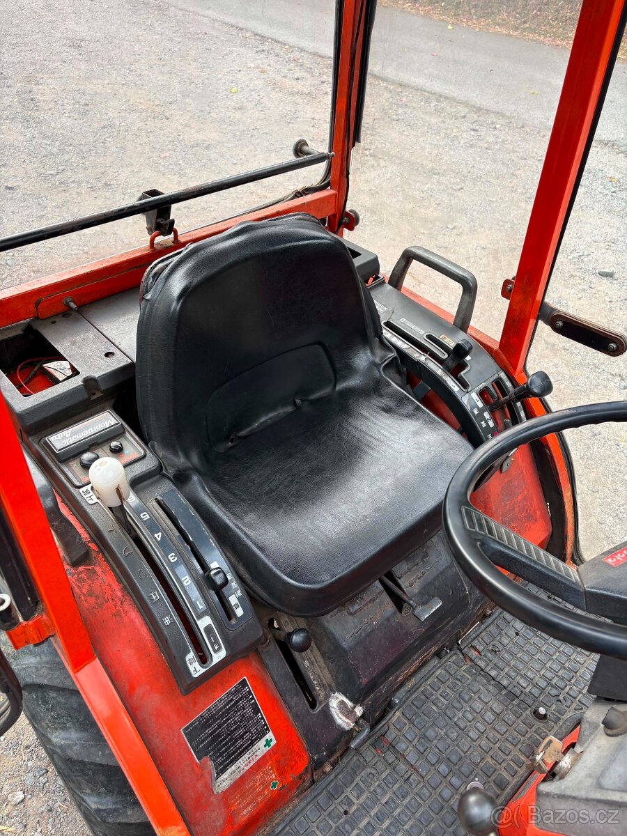 Malotraktor Kubota Aste 4x4. - 8