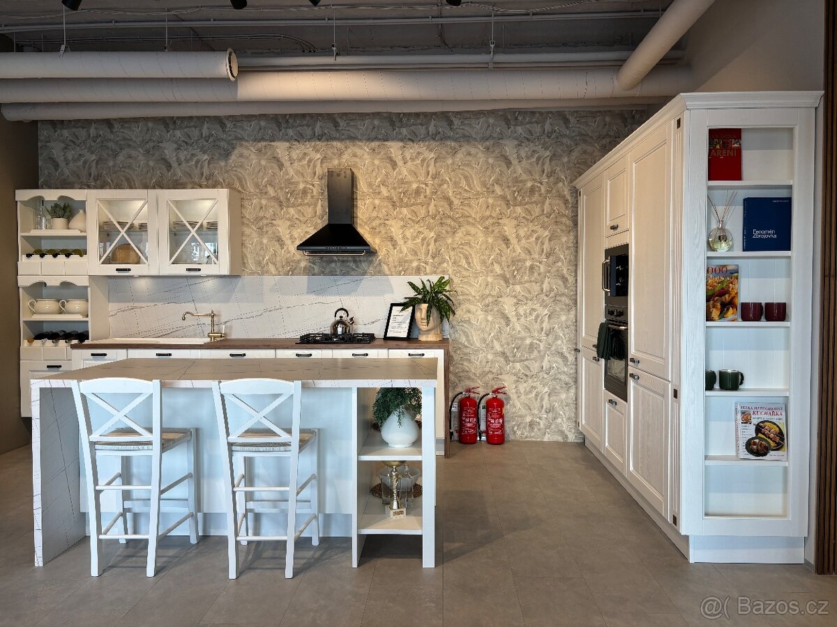 Masivní kuchyňská linka z výprodeje - 8