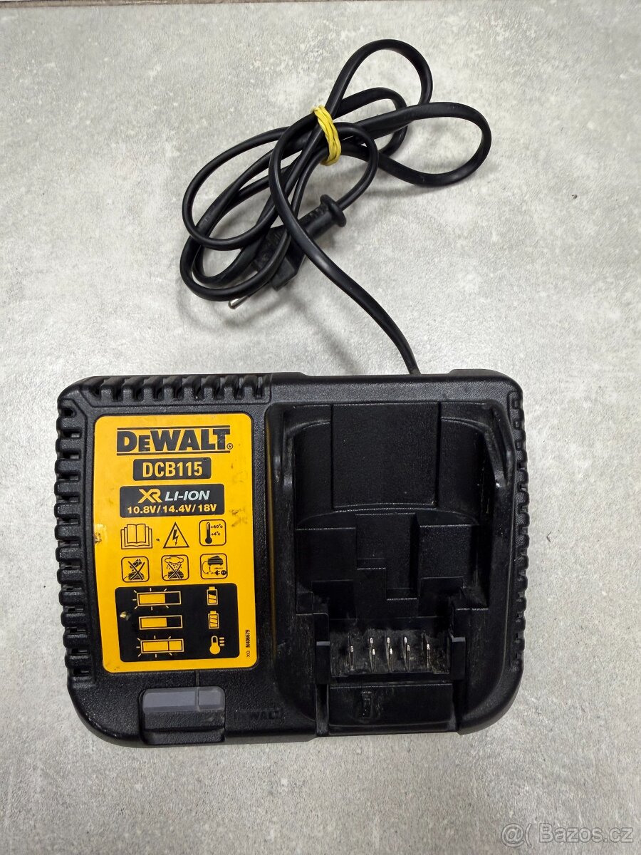 AKU mečová pila DeWALT DCS367 XR 18V - 8