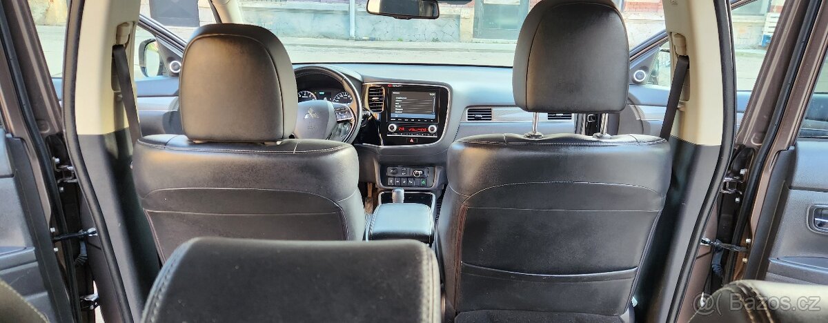 Mitsubishi Outlander, 2.0iMIVECAUTOMAT4x41ČR7míst - 8
